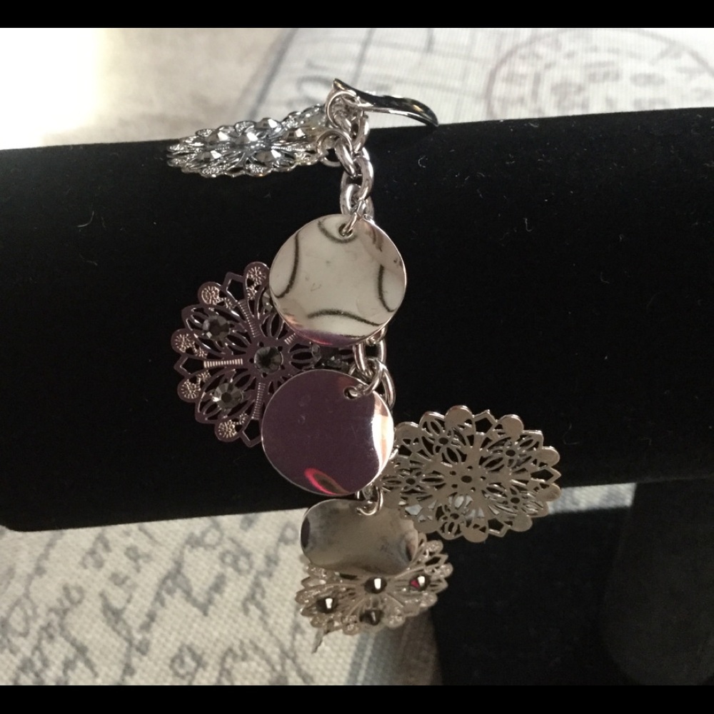 Daisy Fuentes Charm Bracelet